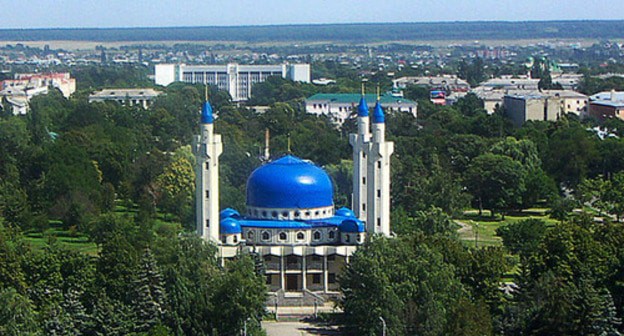 Cathedral Mosque in Maikop, Photo: Kesoff, http://ru.wikipedia.org