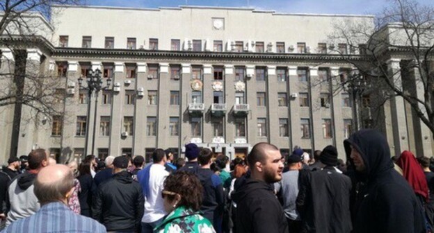 Participants of a protest action. Vladikavkaz,  April 20, 2020. Photo by Emma Marzoeva for the "Caucasian Knot"