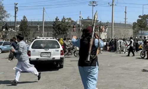 Situation at Kabul airport. Photo: REUTERS/Stringer