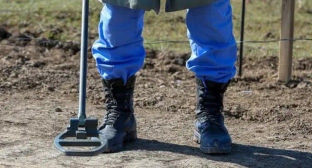 Minesweeper searching for mines, March, 2021. Photo by Aziz Karimov for the Caucasian Knot