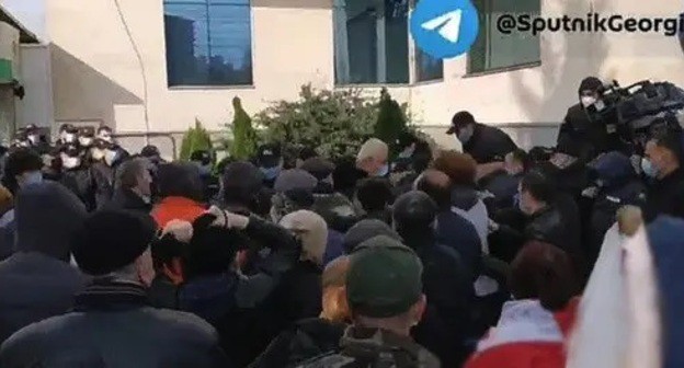  Detention of Saakashvili's supporters in Tbilisi. Кадр видео Спутник Грузия  https://web.telegram.org/z/#-1404451300