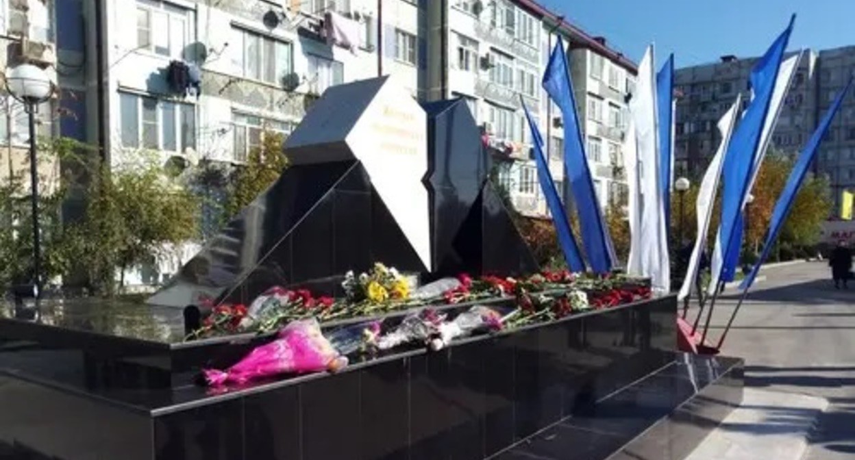 Opening of a monument to the victims of political repression. Makhachkala, November 13, 2021. Photo by Rasul Magomedov for the Caucasian Knot