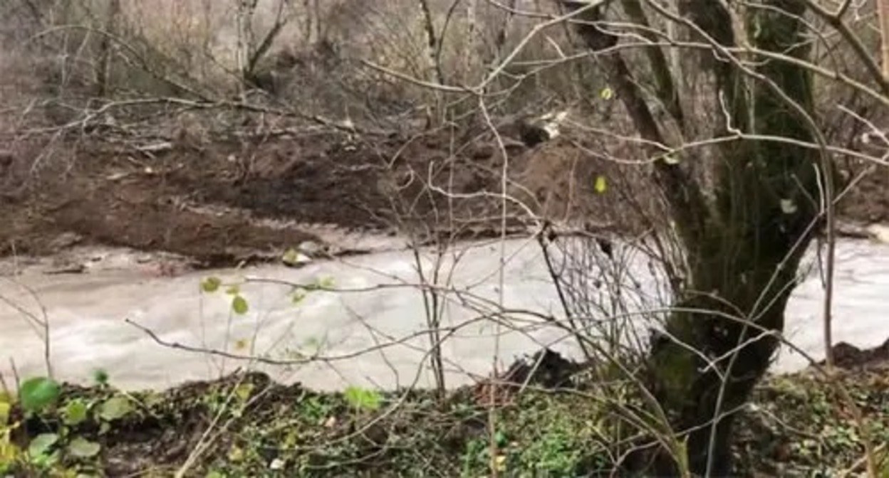 Bank of the Fortanga River. Screenshot of video posted by the Ministry of Natural Resources for Ingushetia, https://www.instagram.com/tv/CWJYhtjoMeX/