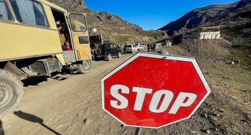 Checkpoint on the Armenian-Azerbaijani border. Photo by Aziz Karimov for the Caucasian Knot