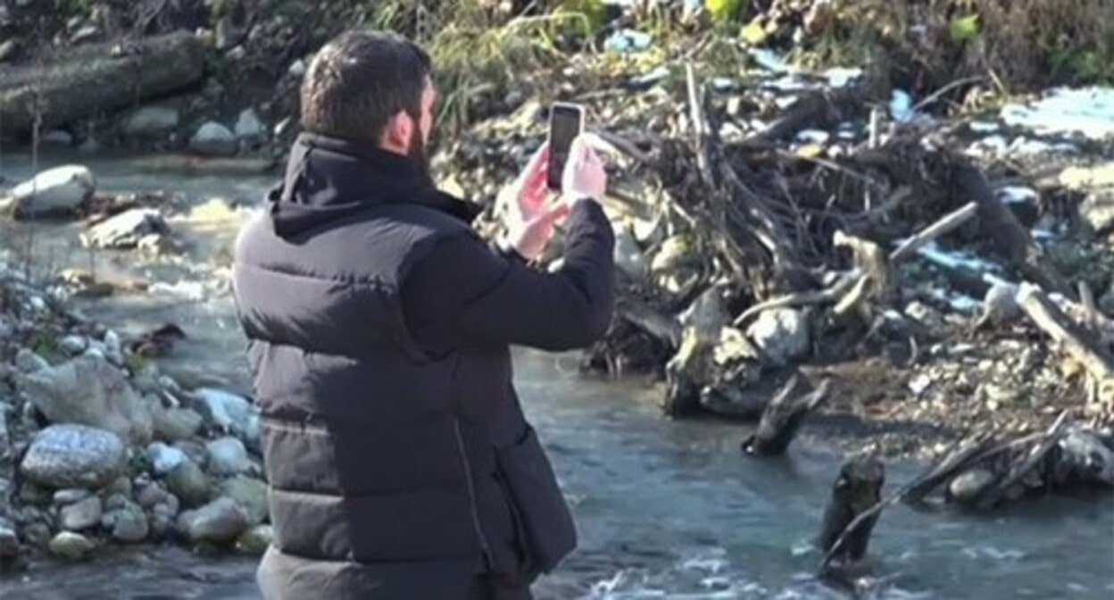 Magomed Daudov on a bank of the Fortanga River. Screenshot: https://www.instagram.com/p/CWjXYcVKsdm/