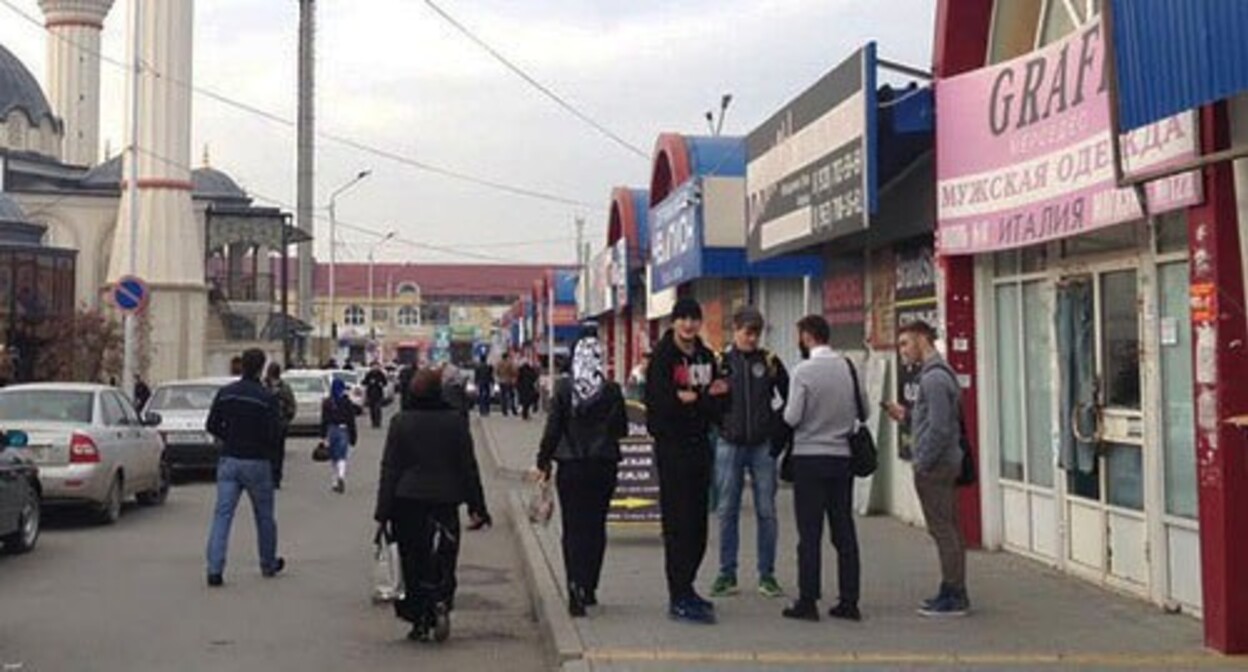 At the “Berkat” market. Grozny. March 24, 2015. Photo by Akhmed Aldebirov for the "Caucasian Knot"