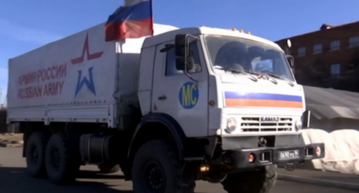 A vehicle of Russian peacekeepers delivers humanitarian aid to Nagorno-Karabakh. Photo: press service of the Russian Defense Ministry.