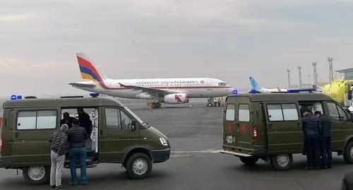 Soldiers, captured on November 16, return to Armenia. Photo: Facebook / European Union in Armenia  https://www.facebook.com/photo?fbid=287779630055425&amp;set=pcb.287772106722844