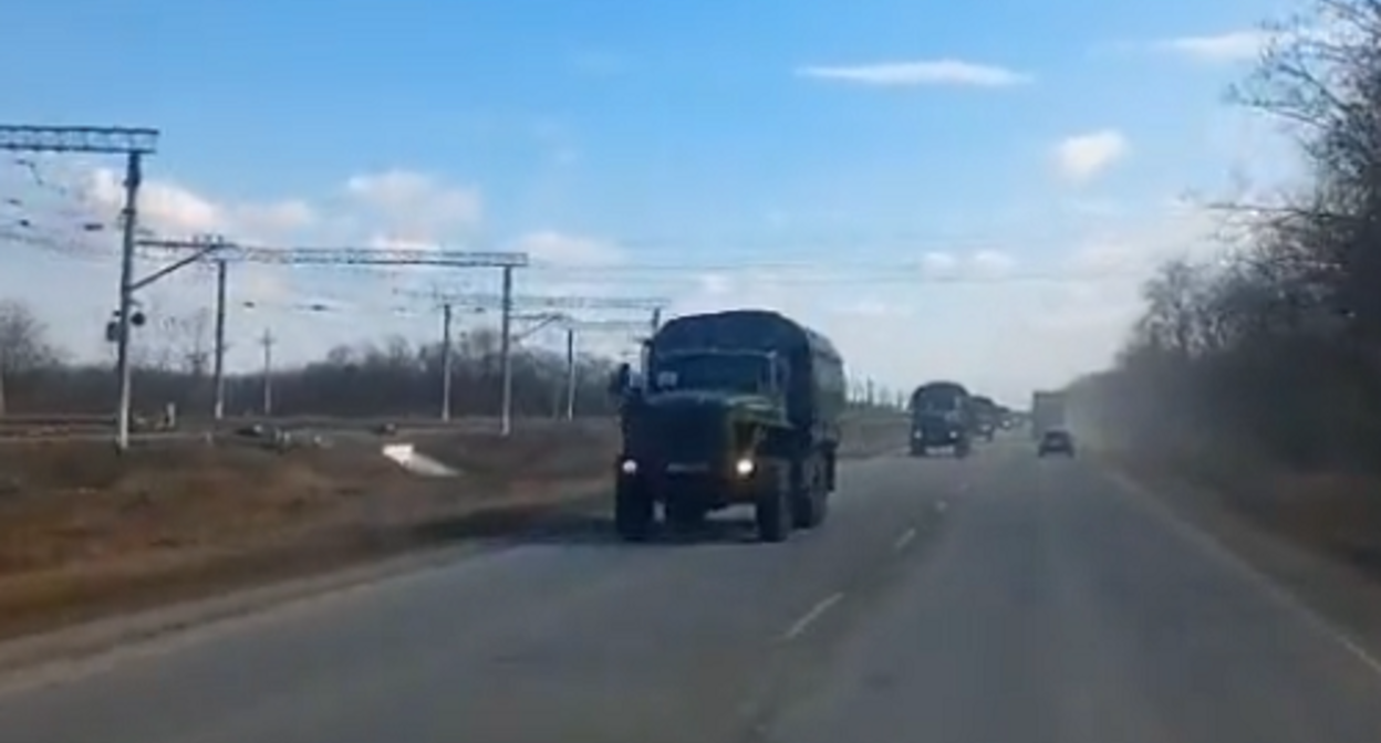 Armored vehicles of the Sever regiment. Screenshot: twitter.com/GirkinGirkin/status/1488749359911079941