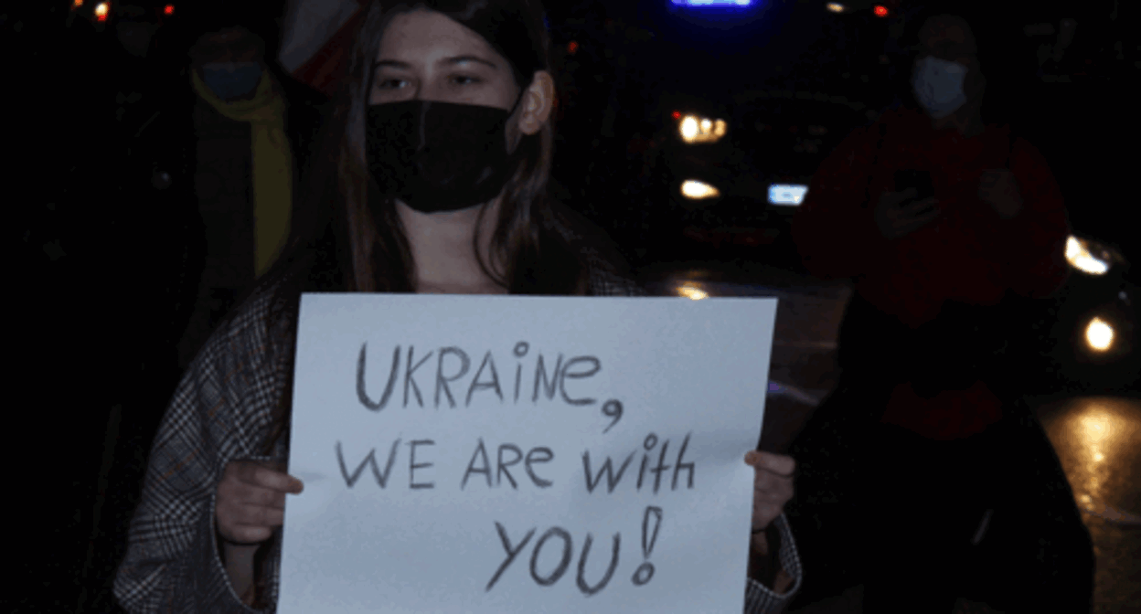 Participant of an action in support in Uktaine, Tbilisi. Photo by Inna Kukudzhanova for the Caucasian Knot