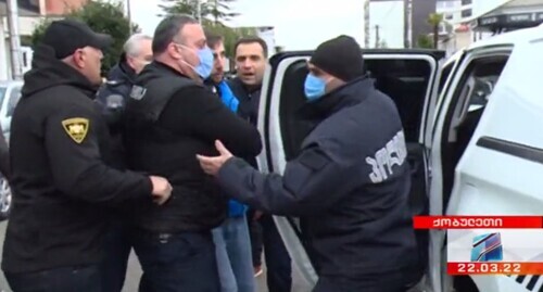 The detention of the participants of a rally in the city of Kobuleti. Screenshot of the video https://rustavi2.ge/ka/news/225179