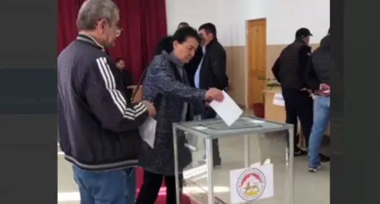 Voters in South Ossetia. Image made from video posted in IA Res Telegram channel on April 10, 2022, https://t.me/ia_res/7454