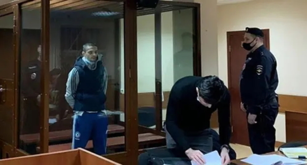 Said-Mukhammad Djumaev (on the right) in the courtroom. Photo by the press service of the Presnya District Court of Moscow 