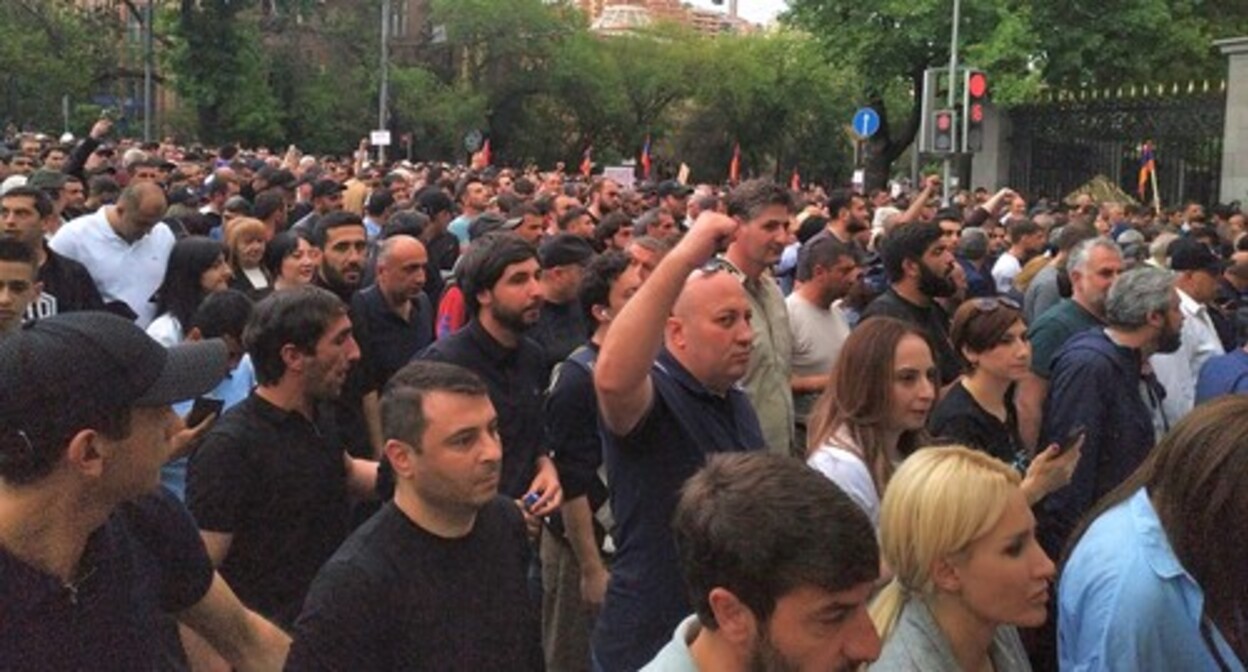 Participants of a protest action demanding Nikol Pashinyan’s resignation. Photo by Armine Martirosyan for the Caucasian Knot