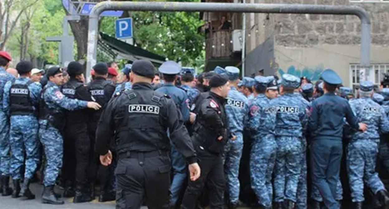 Policemen during a protest action in Yerevan, May 2022. Photo by Tigran Petrosyan for the Caucasian Knot