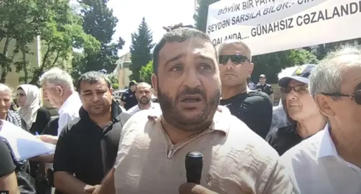 The protesters in Baku have called on for the release of prisoners and punishment of those responsible. Screenshot of the video by Turan İnformasiya Agentliyi https://www.youtube.com/watch?v=QFQNIpje8Hc