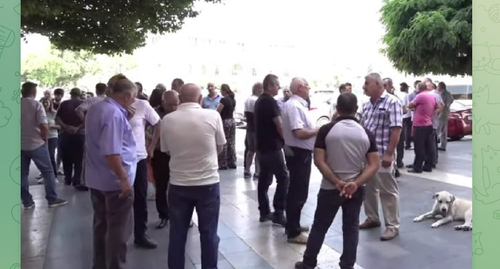 Several dozen internally displaced persons (IDPs) from Gadrut held a protest in Yerevan. Screenshot of the post on Telegram https://t.me/SputnikArmenia/36595