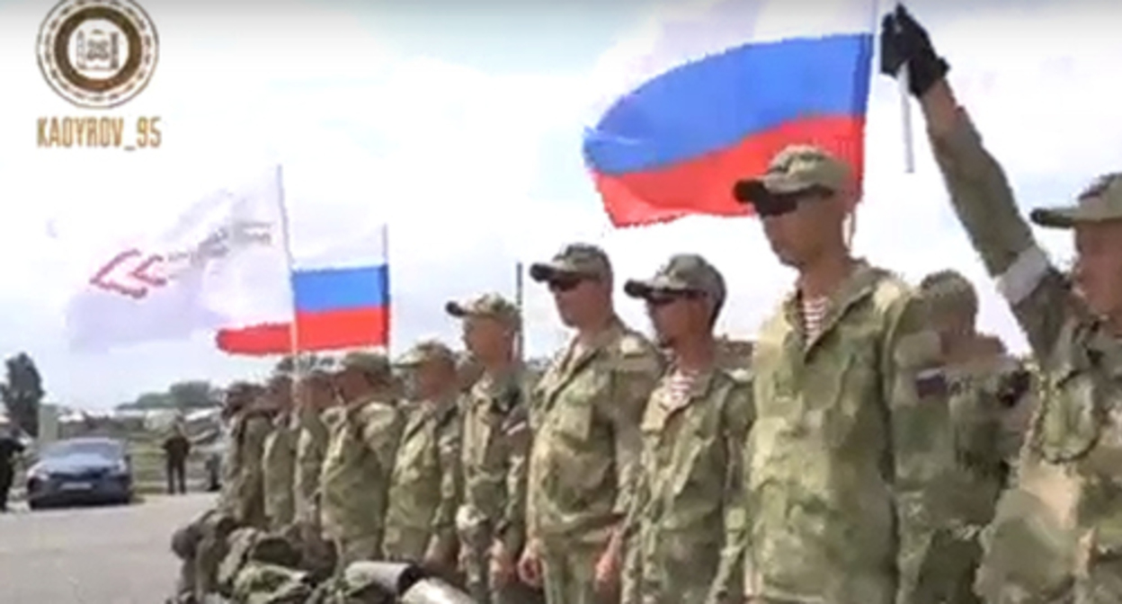 Another group of volunteers has flown from Grozny Airport to the military special operation zone. Screenshot of the video https://vk.com/kadyr0v_95