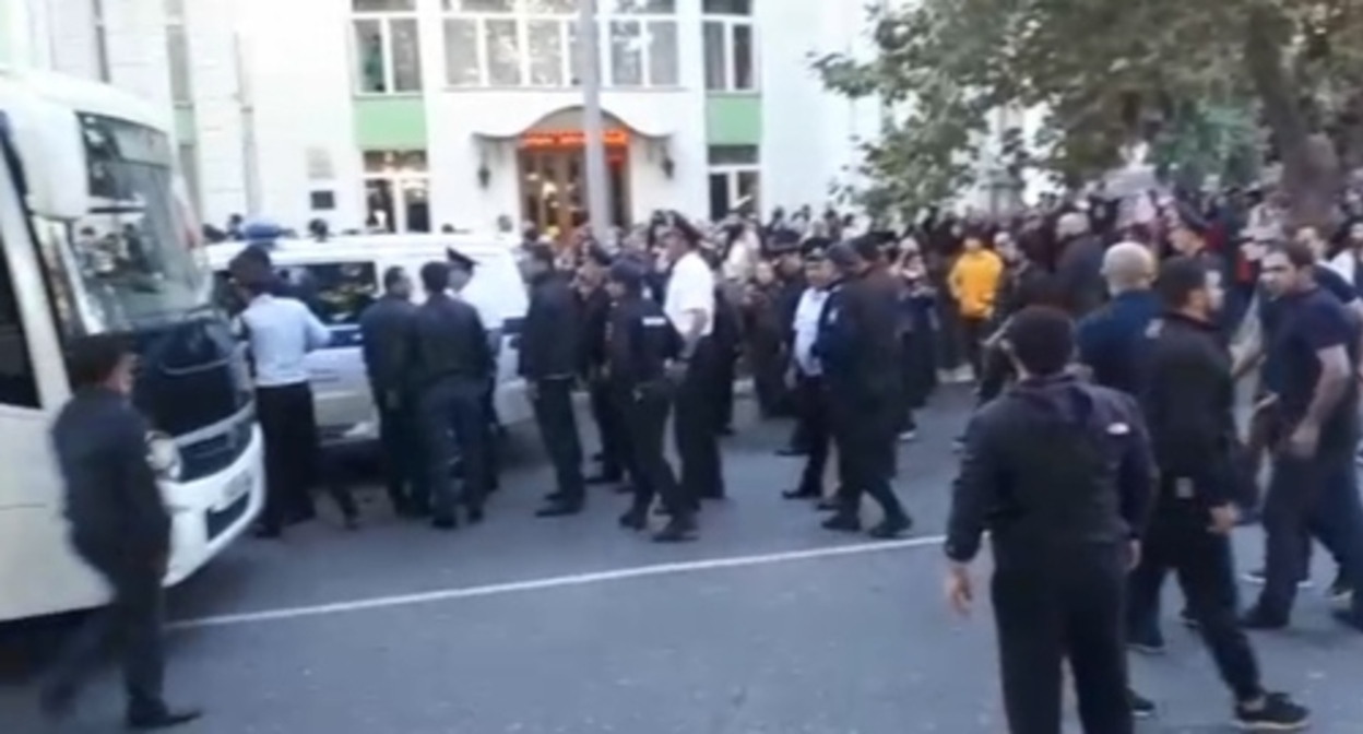 A protest against mobilization in Makhachkala. September 25, 2022. Screenshot of the video by the "Chernovik" (Draft) portal https://t.me/chernovik/37583