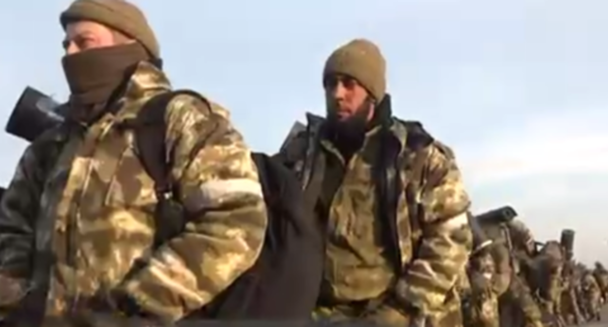 Volunteers at the Grozny airport. Screenshot of the video posted on Kadyrov's Telegram channel on November 19, 2022 https://t.me/RKadyrov_95/3129