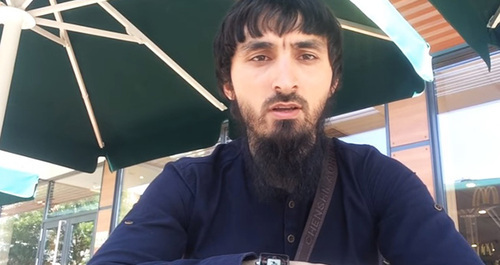 Tumso Abdurakhmanov. Screenshot of the video by the user Abu-Saddam Shishani [LIVE] https://www.youtube.com/watch?v=fNPW31tczms