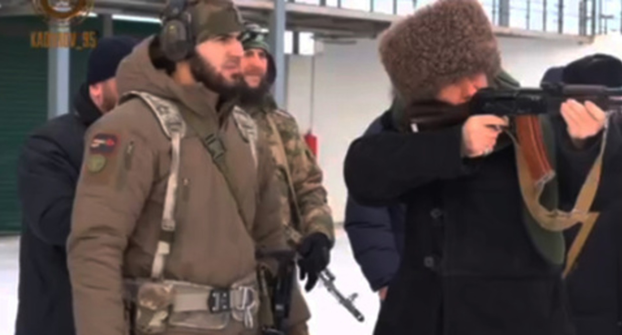 Theologians undergoing military training. Screenshot of the video https://t.me/RKadyrov_95/3287