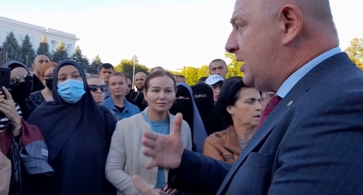 Anti-mobilization protesters. Screenshot of the video by the "Caucasian Knot" https://www.youtube.com/watch?v=PNvo-9KMwvs