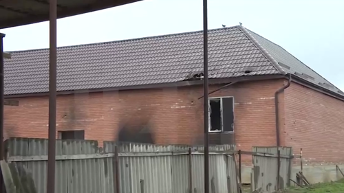 The house in the village of Zyazikov-Yurt where alleged militants were hiding. Screenshot of the video posted on the Telegram channel of the "Izvestiya" on April 8, 2023, https://t.me/izvestia/127602