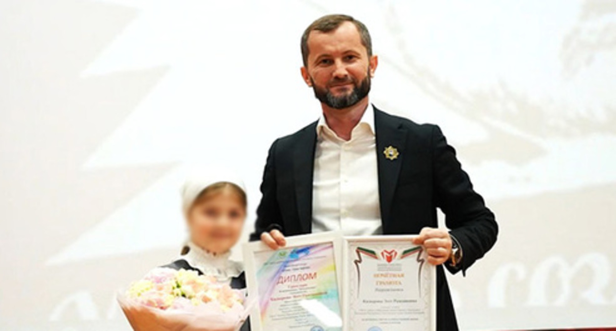 Eset Kadyrova won the All-Russian contest "Language Is Nation's Soul". Photo: Grozny Inform https://grozny-inform.ru