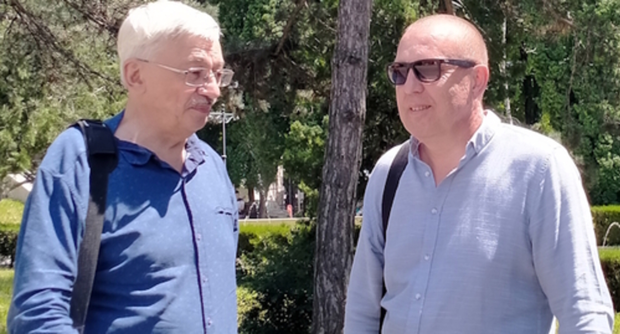 Oleg Orlov, a human rights defender (on the left), and Andrei Sabinin, an advocate for Ismail Nalgiev. Photo by the "Caucasian Knot" correspondent