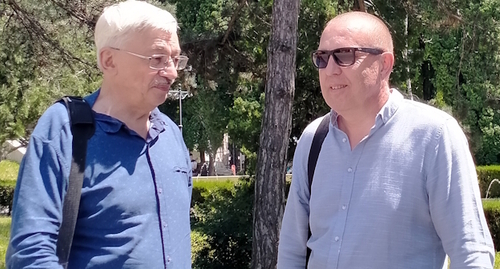 Oleg Orlov, a human rights defender (on the left), and Andrei Sabinin, an advocate for Ismail Nalgiev. Photo by the "Caucasian Knot" correspondent