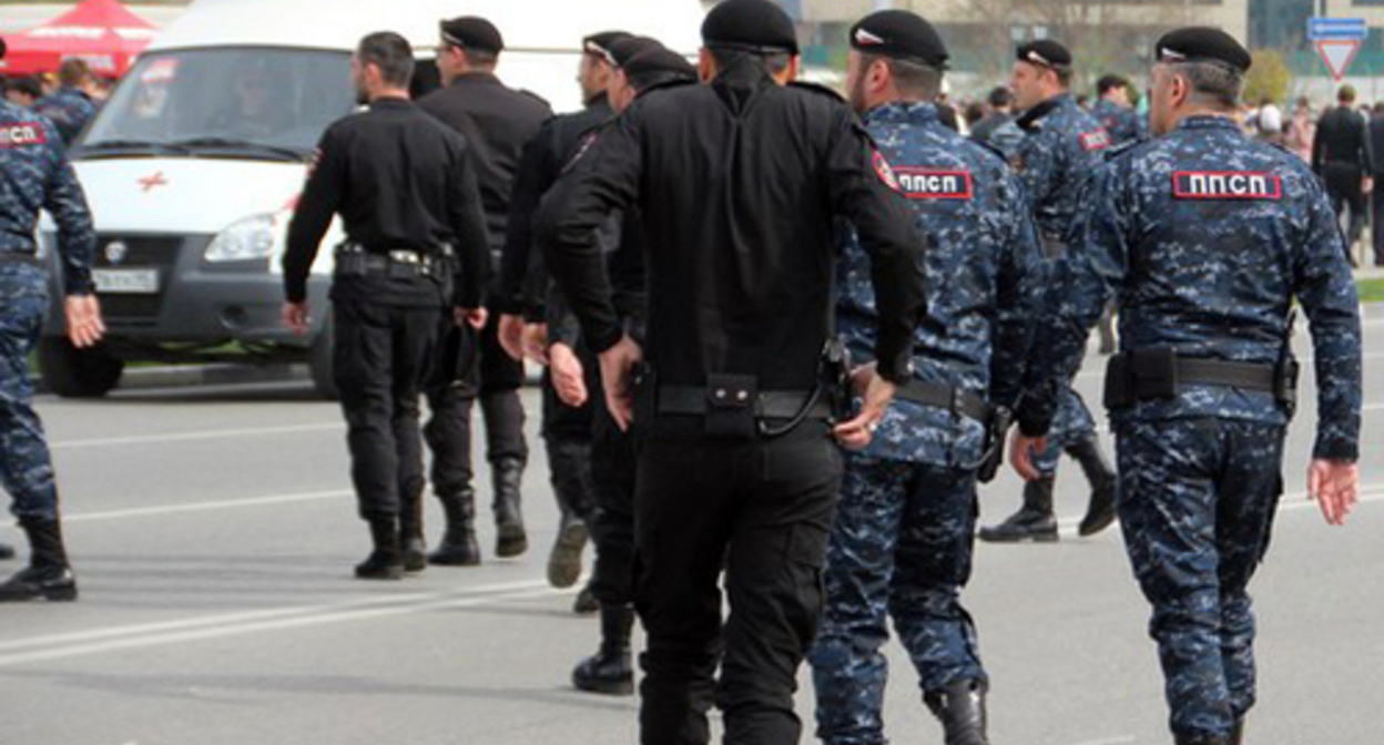 Law enforcers in Grozny. Photo by Magomed Magomedov for the "Caucasian Knot"