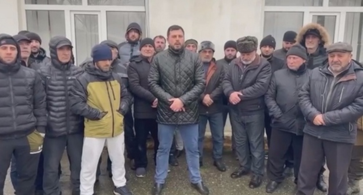 Residents of the village of Bogatyryovka have recorded a video message to Vladimir Putin. Screenshot of a video from the Telegram channel of the “Chernovik” (Rough Draft) newspaper https://t.me/chernovik/64870 