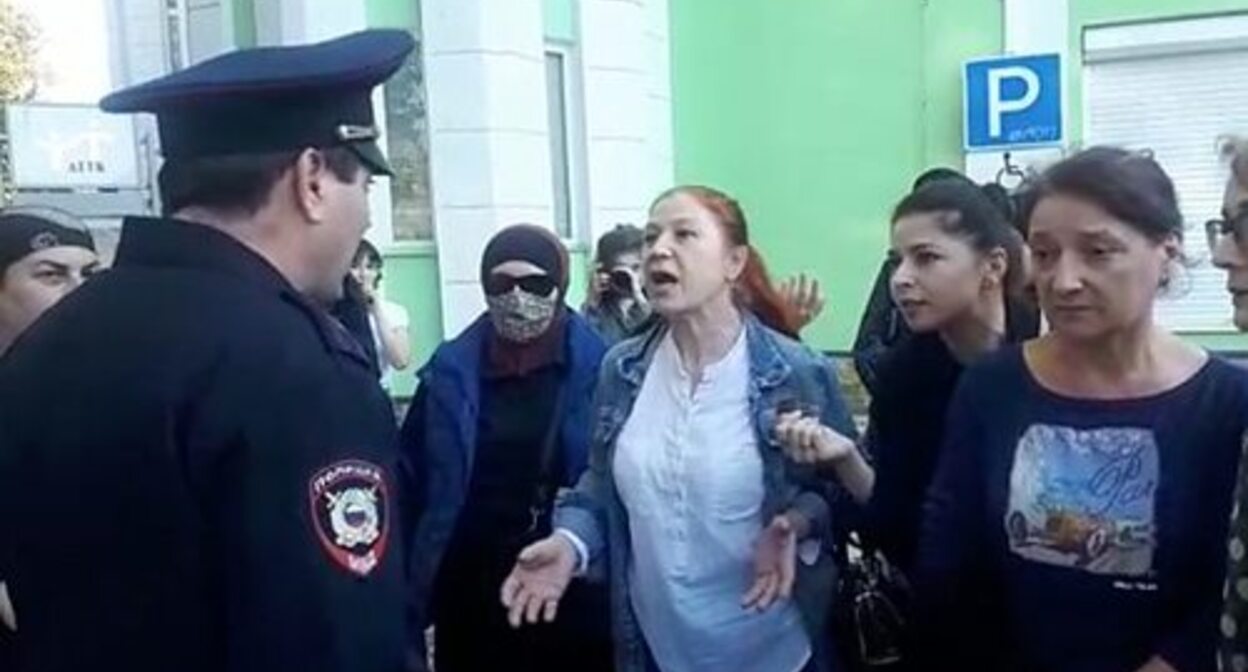 Protesters at a rally against mobilization. Dagestan, September 2022. Screenshot of a video https://www.bbc.com/russian/63029167