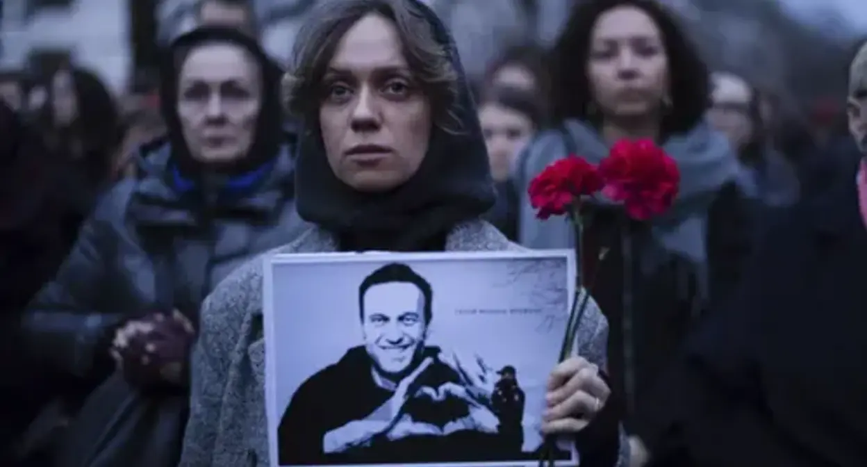 Participants in Navalny's commemoration. Screenshot of a video https://ru.euronews.com/video/2024/02/17/navalny-reax-update