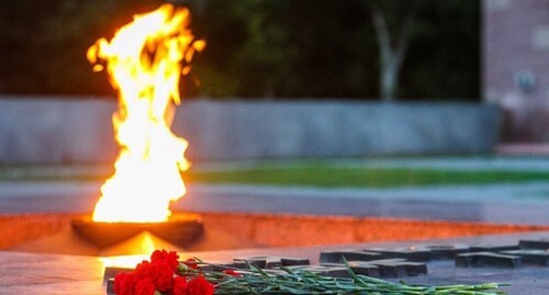 The Eternal Flame, photo by Yelena Sineok, Yuga.ru