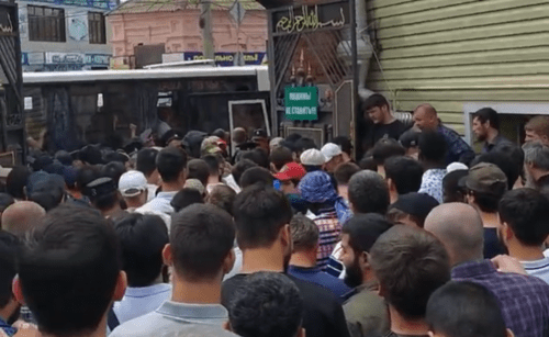 Believers at a mosque in Astrakhan. Screenshot of a video courtesy of an eyewitness for the "Caucasian Knot"