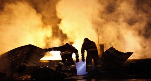 Fire-fighting. Photo by Vlad Alexandrov, Yuga.ru