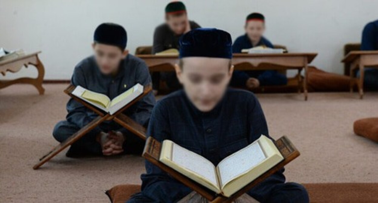 Pupils at a lesson in a madrasah. Photo: the State TV and Radio Broadcasting Company (GTRK) "Vainakh" https://gtrkvainah.tv