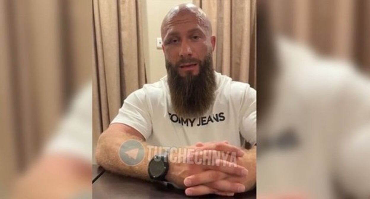 A resident of Dagestan recorded a video with the apologies to Ramzan Kadyrov. Screenshot of a video https://t.me/chattutchechnya/836198