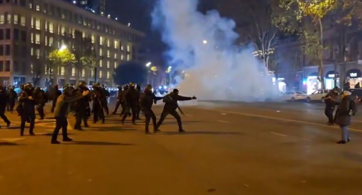 The dispersal of the rally held in Tbilisi. December 4, 2024. Screenshot of a video https://t.me/NGnewsgeorgia/2064