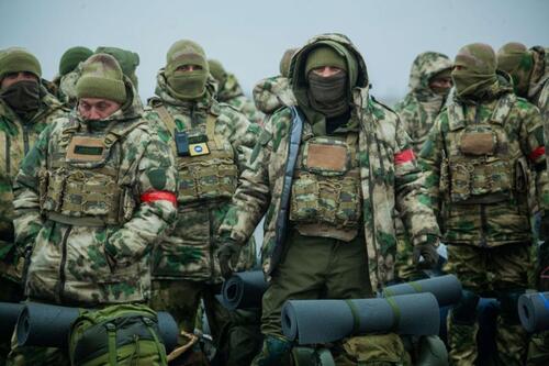 Fighters before the dispatch to Ukraine. Photo: Grozny Inform https://www.grozny-inform.ru/news/society/1637329/