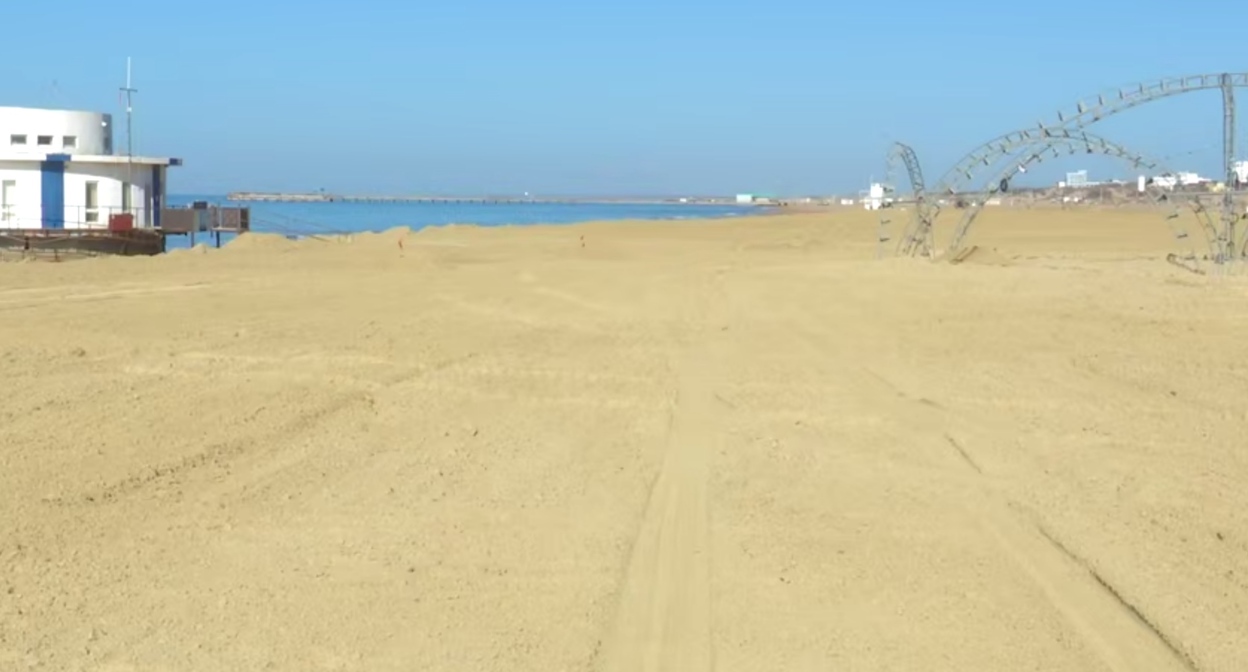 The renovated beach in Vityazevo. Still from the Kuban Emergency Response Center video: https://t.me/opershtab23/15344 The renovated beach in Vityazevo. Still from the Kuban Emergency Response Center video: https://t.me/opershtab23/15344