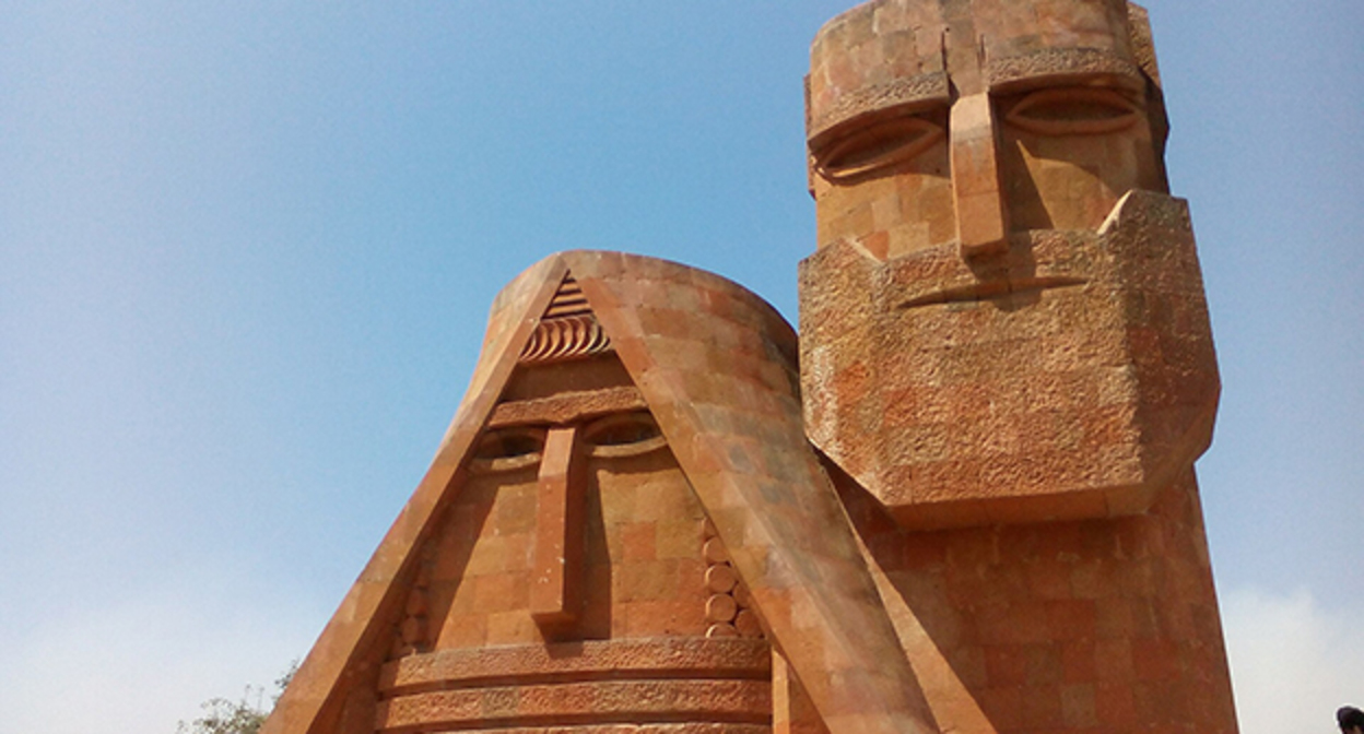 The "We and Our Mountains" monument. Photo: Merisargsyan. https://ru.wikipedia.org/ The "We and Our Mountains" monument. Photo: Merisargsyan. https://ru.wikipedia.org/