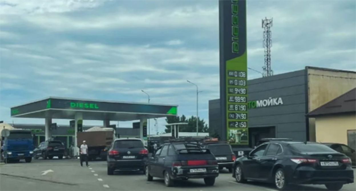 A line at a gas station. Photo: https://riadagestan.ru/ A line at a gas station. Photo: https://riadagestan.ru/