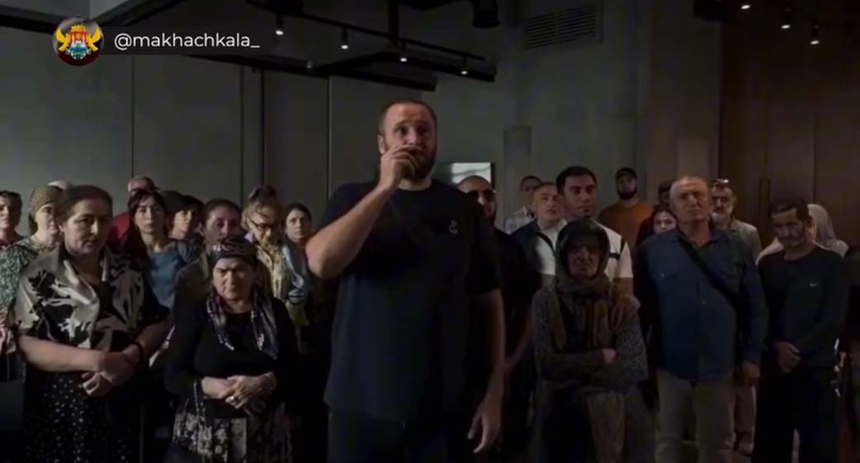 Shareholders of "AR Group" are recording a video message to Putin. Frame from the video https://www.instagram.com/p/DbWErwsgfhK (the activities of the company Meta (which owns Facebook, Instagram, and WhatsApp) are banned in Russia) Shareholders of "AR Group" are recording a video message to Putin. Frame from the video https://www.instagram.com/p/DbWErwsgfhK (the activities of the company Meta (which owns Facebook, Instagram, and WhatsApp) are banned in Russia)